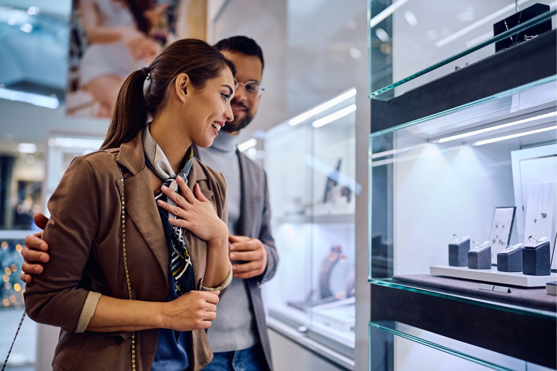 vitrines kai prothikes kosmimaton Kmstoredesign